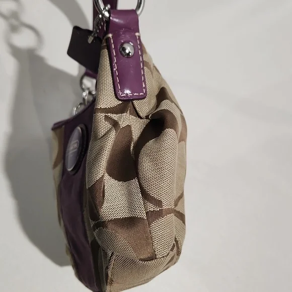 Coach - Picture 10 of 12